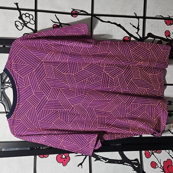 Black Panther Wakanda Forever T-Shirt Geometric Design Medium New - Picture 7 of 7